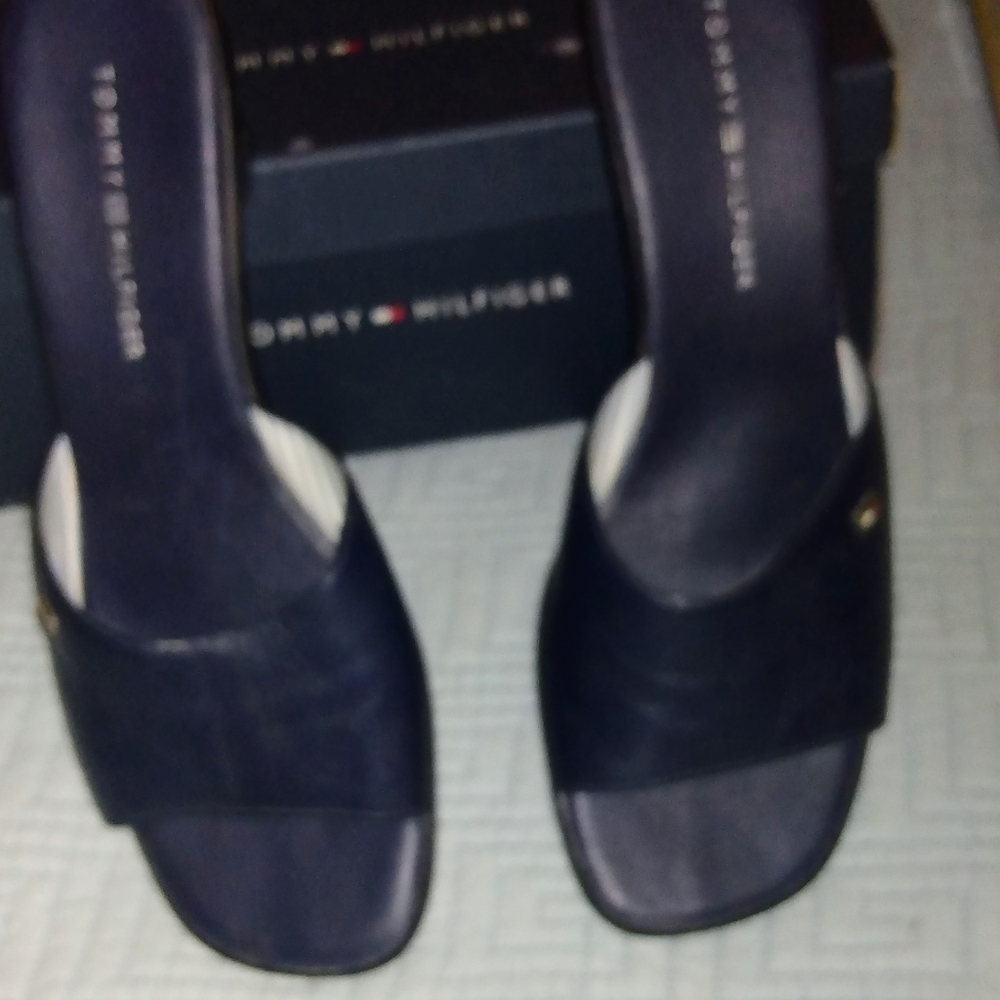 TOMMY HILFIGER NAVY SIZE 7 SANDAL